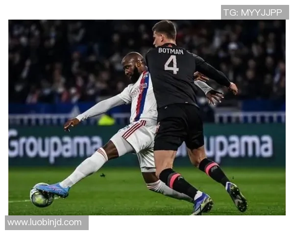 华南足球球星崛起与发展历程探析从地方豪门到国际舞台的传奇之路