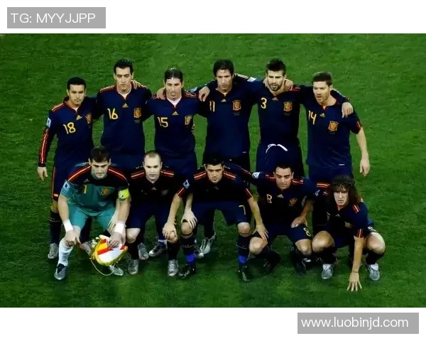 各大足球球星司职分析：从锋线到中场，全面解析球员角色与战术价值