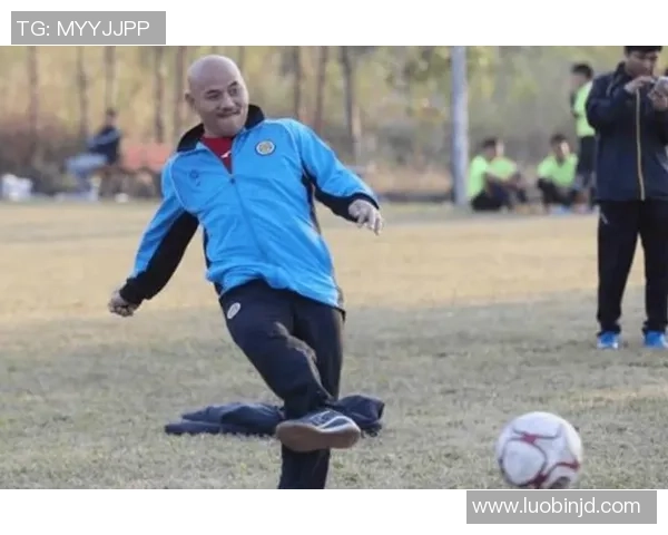 日本身高一米九的足球巨星是谁他的成长之路与辉煌成就揭秘