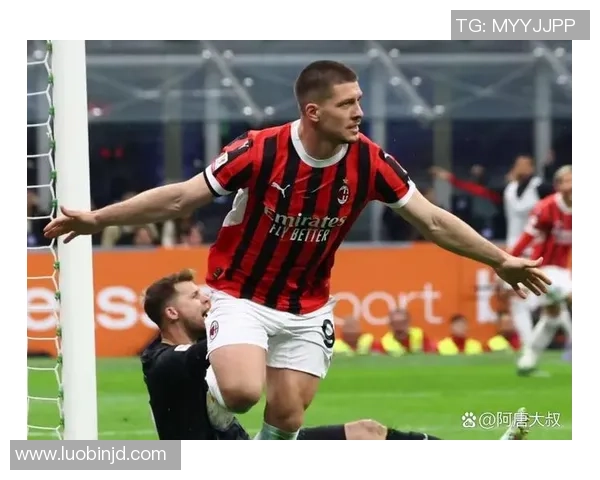 足球51号球星闪耀赛场引领团队拼搏精神与无限激情