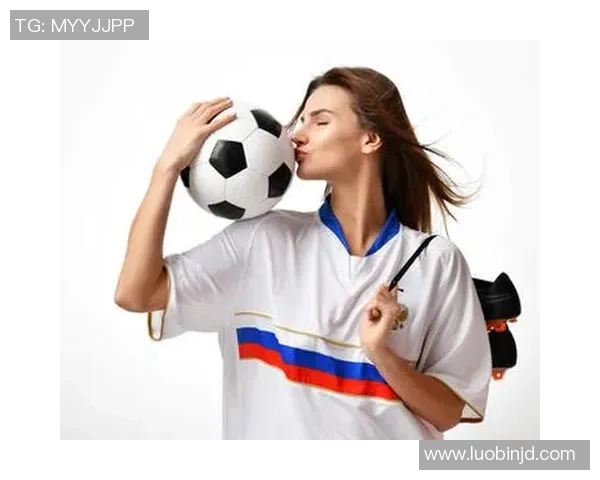 足球明星亲密接吻女友瞬间曝光引发粉丝热议和媒体关注